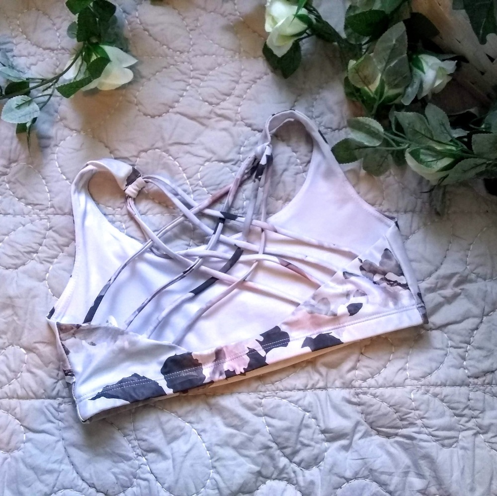 Onzie sports bra nwot